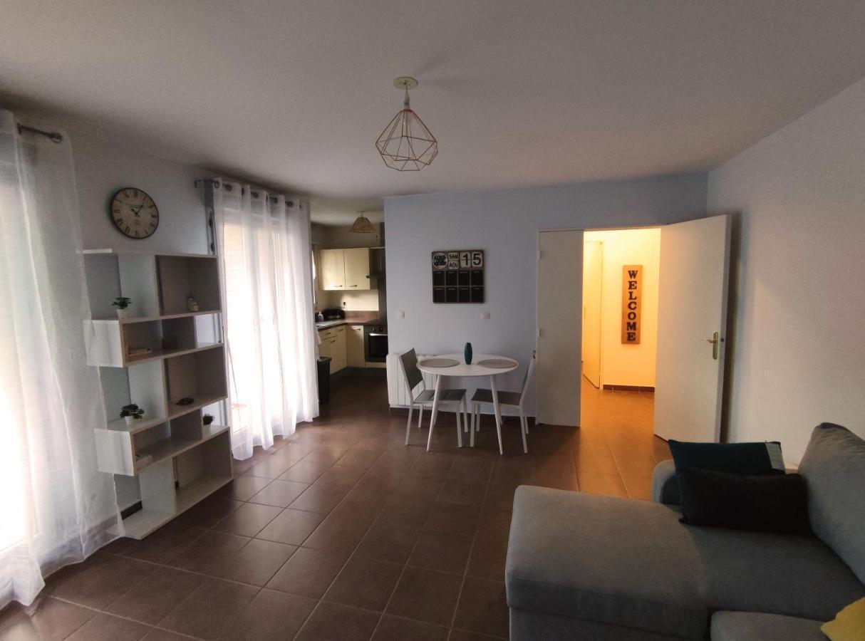 Appartement Avec Jardin Et Terrasse Pres De Paris Mantes-la-Jolie Exterior foto