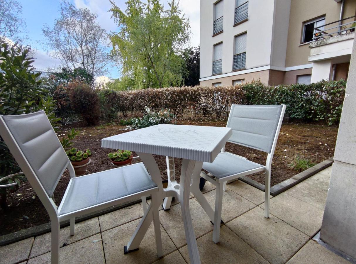 Appartement Avec Jardin Et Terrasse Pres De Paris Mantes-la-Jolie Exterior foto