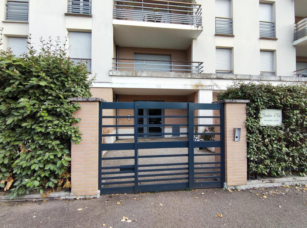 Appartement Avec Jardin Et Terrasse Pres De Paris Mantes-la-Jolie Exterior foto