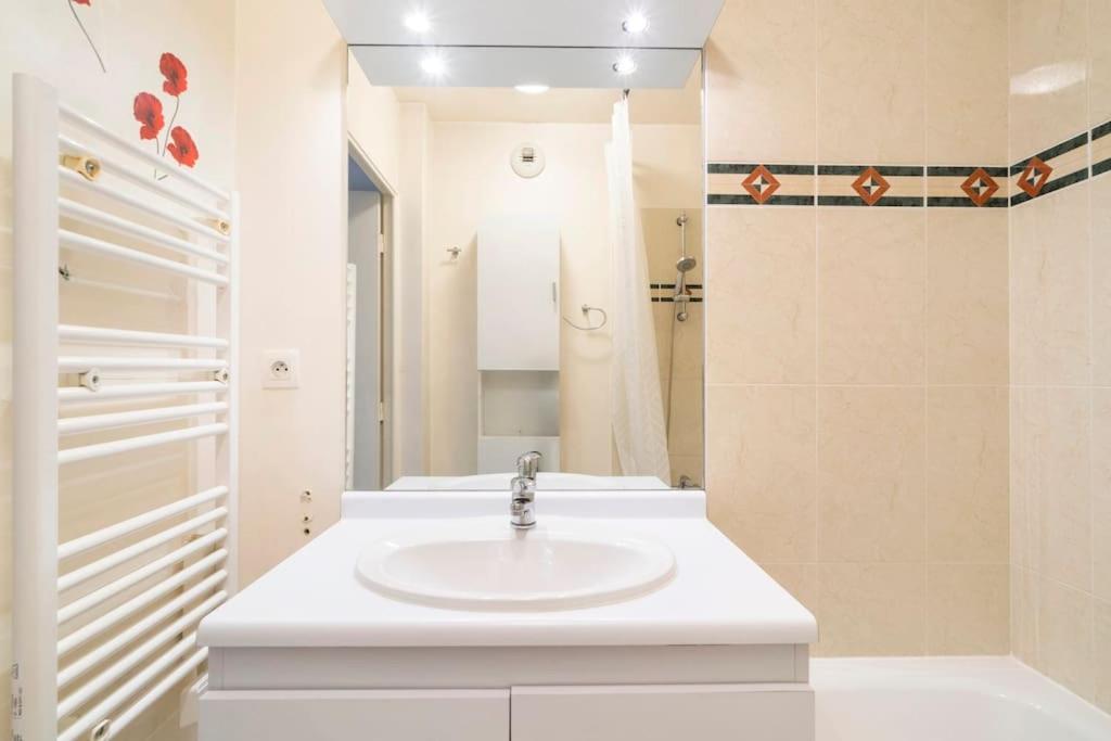 Appartement Avec Jardin Et Terrasse Pres De Paris Mantes-la-Jolie Exterior foto