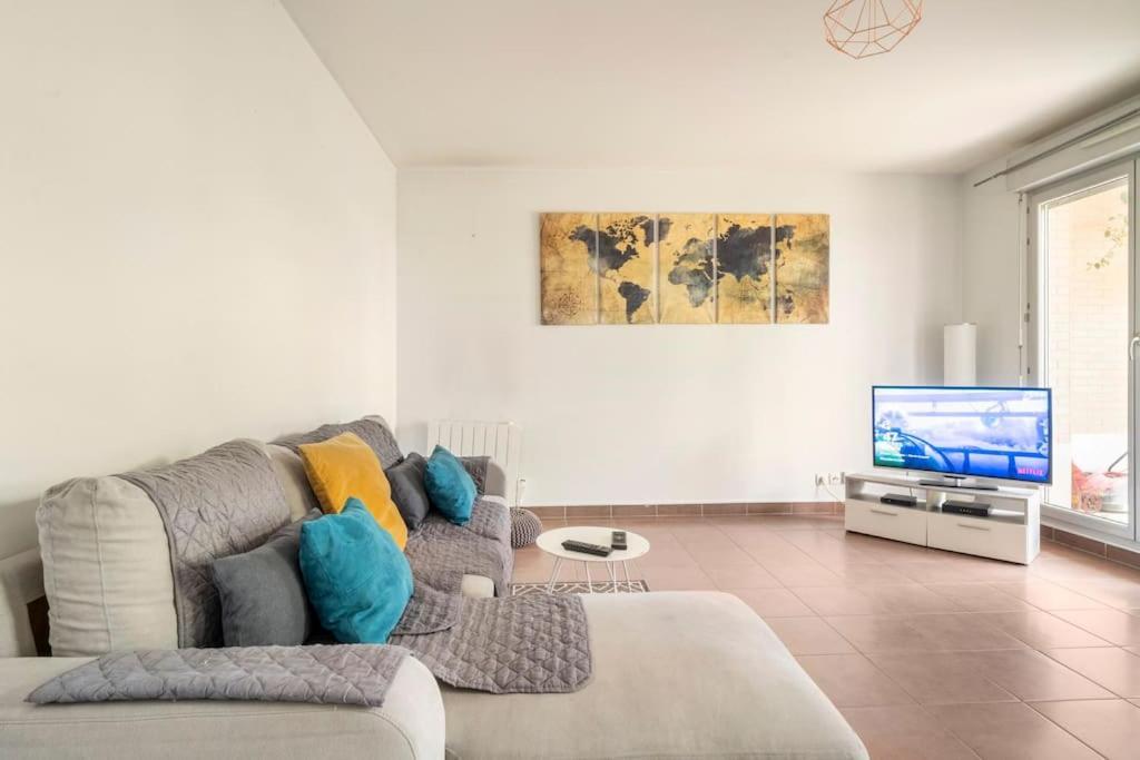 Appartement Avec Jardin Et Terrasse Pres De Paris Mantes-la-Jolie Exterior foto